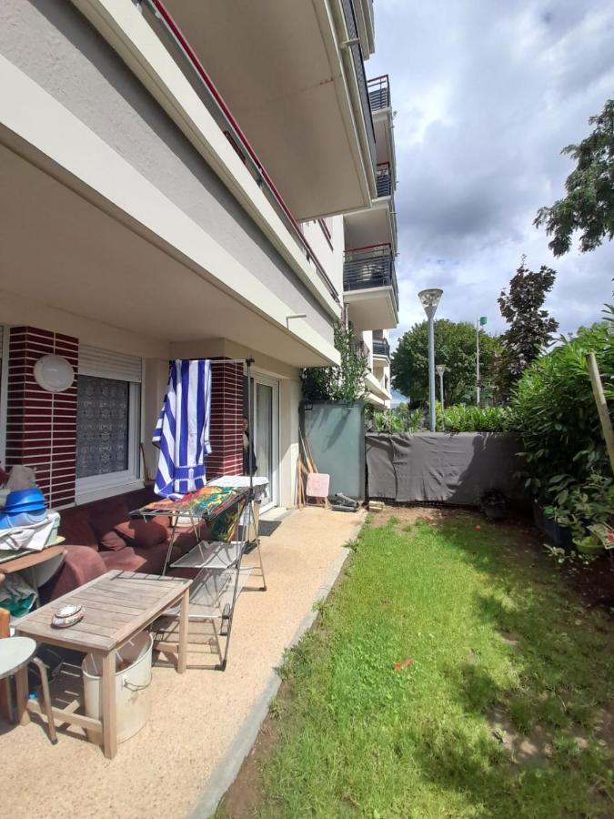 1 Chambres Pour 2 Personnes Avec 2 Salles De Bains Communes Chez L'Habitant Lognes Exterior photo